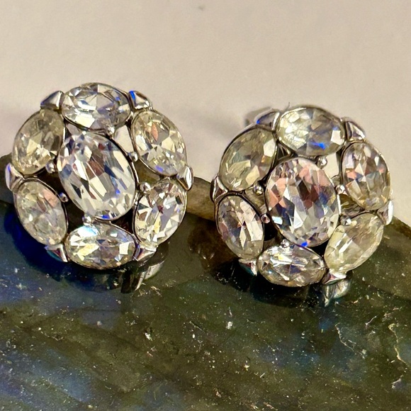 Trifari Jewelry - Trifari Earrings Vintage NWOT, clear oval faceted crystals round silver clip ons